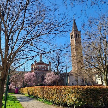 The Best Rent - Gorgeous One-Bedroom Apartment In Ticinese Milaan Buitenkant foto