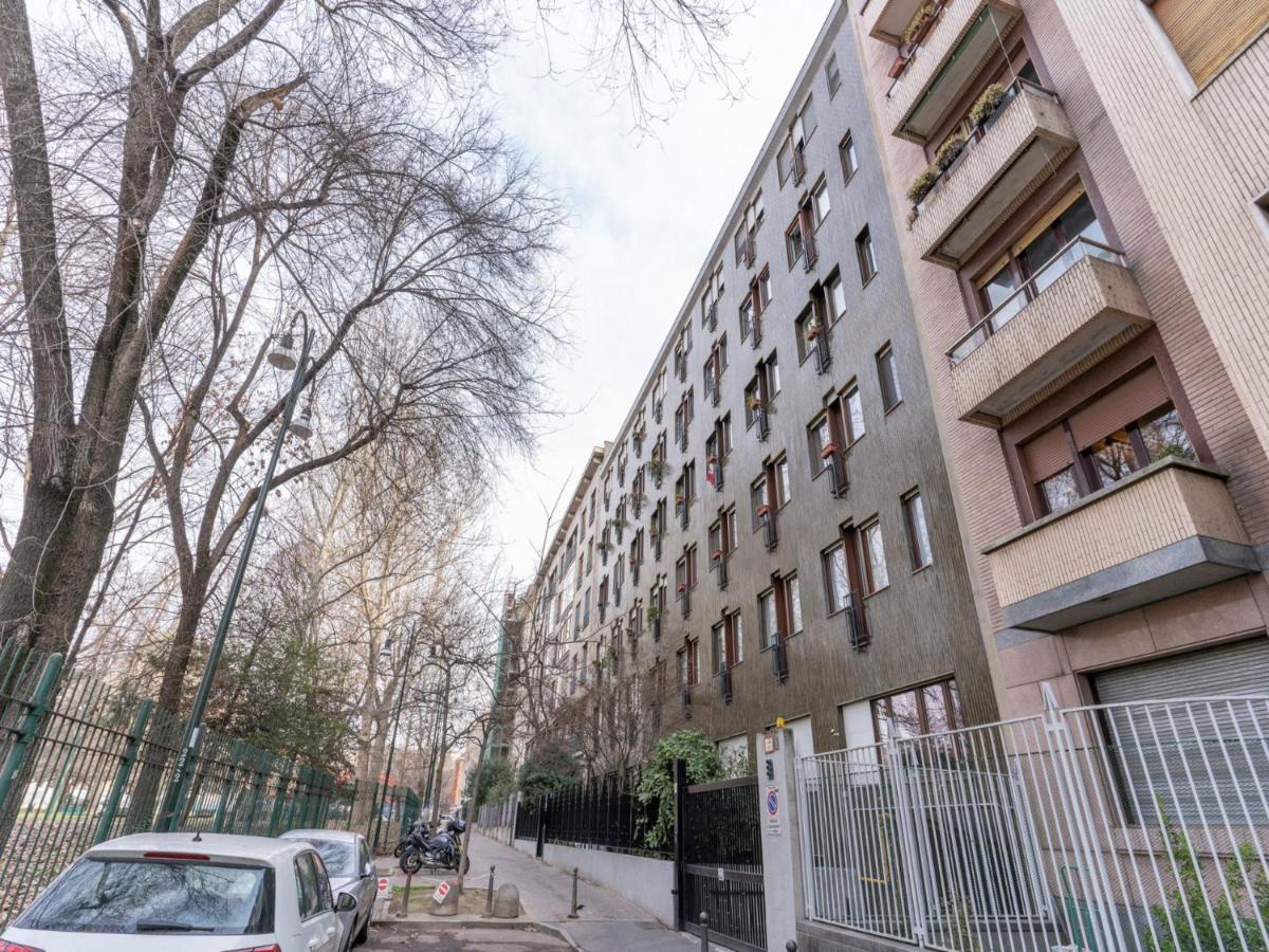 The Best Rent - Gorgeous One-Bedroom Apartment In Ticinese Milaan Buitenkant foto