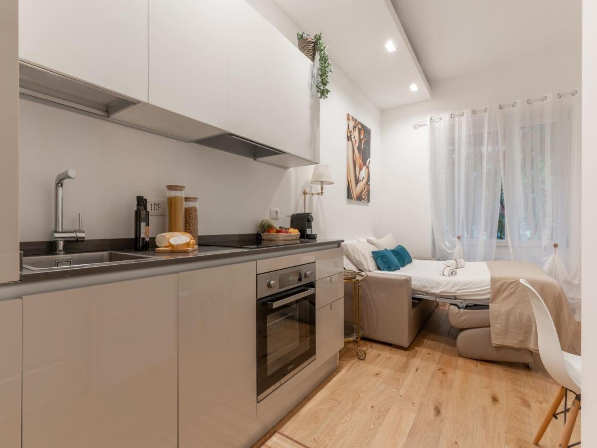 The Best Rent - Gorgeous One-Bedroom Apartment In Ticinese Milaan Buitenkant foto