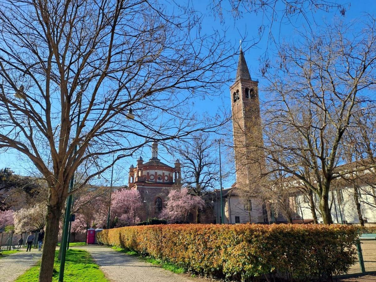 The Best Rent - Gorgeous One-Bedroom Apartment In Ticinese Milaan Buitenkant foto